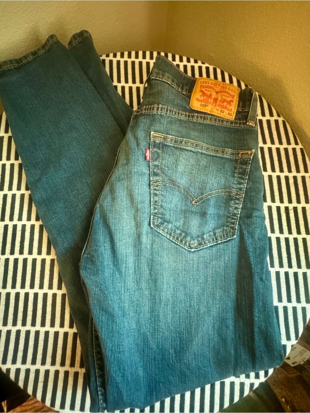 Levi's Men's Mid Blue Straight-Leg Jeans